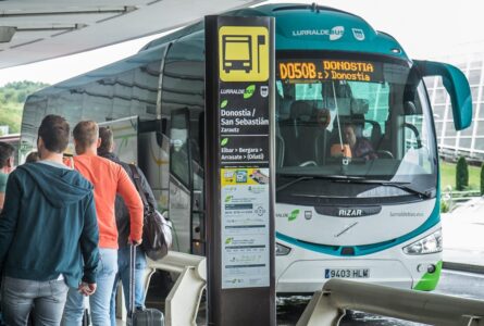 Donostiarako autobus zuzena eskatu dute ARGAZKIA: Lurraldebus