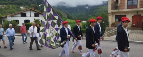 Ezpata-dantzariekin Santixau eguna ospatu dute Garain
