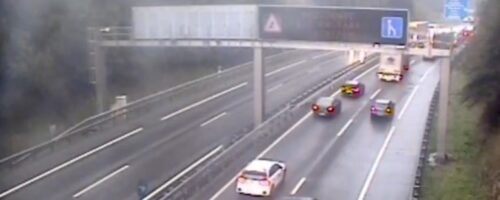 Lau zauritu AP-8an, Zornotzan, autoarekin irauli ostean