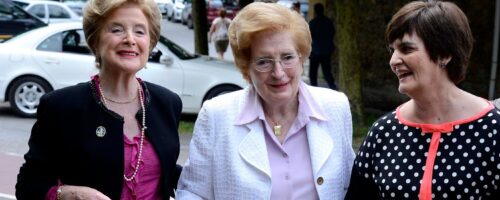 M. Rosario de Astola, Maria Concepcion de Astola eta Nerea Mujika egungo presidentea ARGAZKIA: Gerediaga