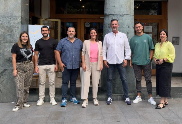  Julene Zamalloa, Mikel Ortega, BittorEtxeguren, Mireia Elkoroiribe, Jon Sergio, Iker Txertudi eta Paule Sánchez