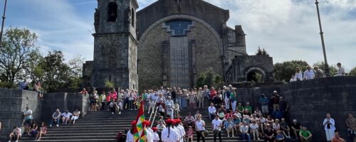 Joan den larunbatean Urkiolan egindako erreguaren irudia