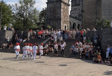 Abadiñoko aurtengo erreguzko polemikak aurrera darrai