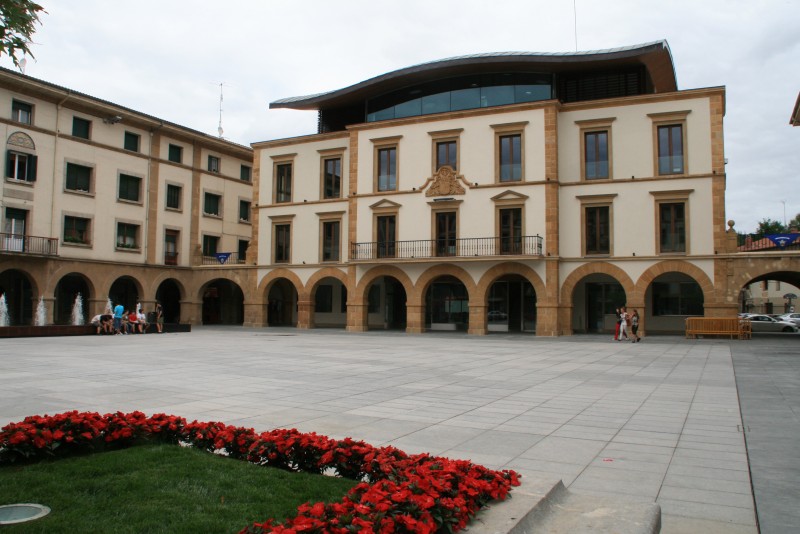 Interesatuek astelehen honetatik aurrera eman dezakete izena